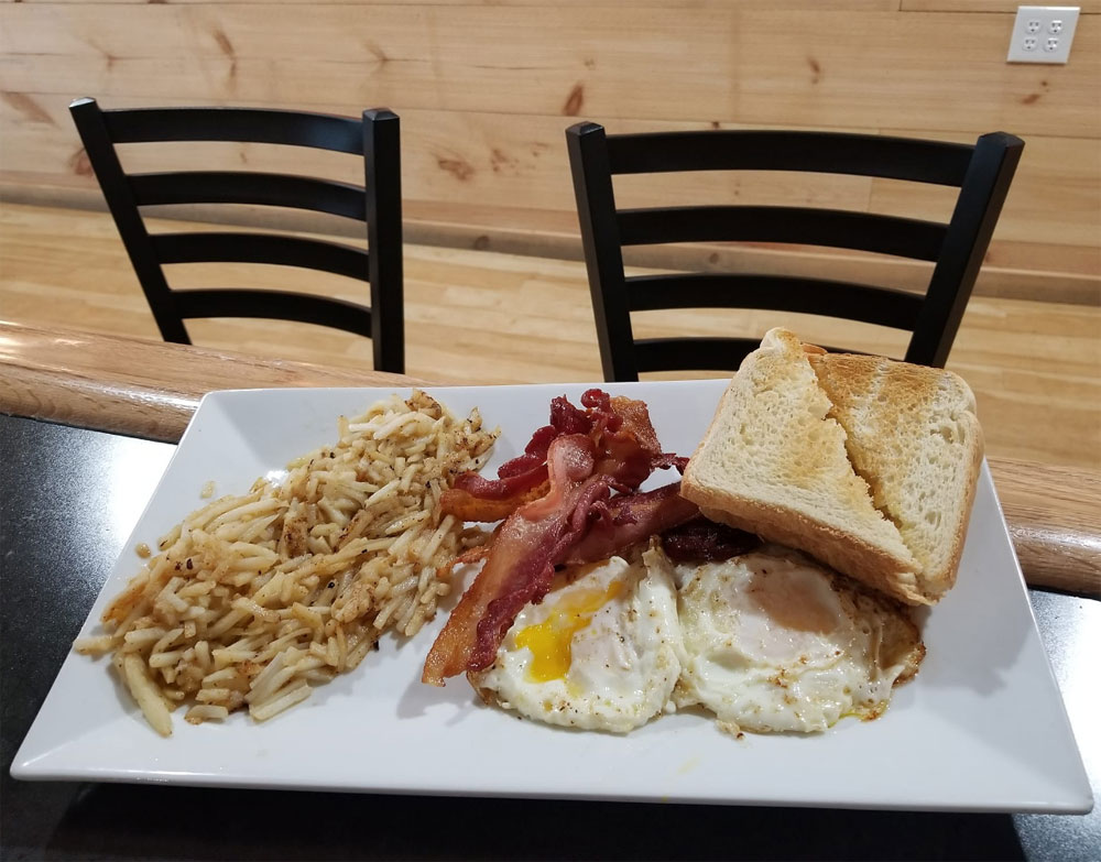 Hash Browns, Bacon, Egs and Toast Hash Browns, Bacon, Egs and Toast